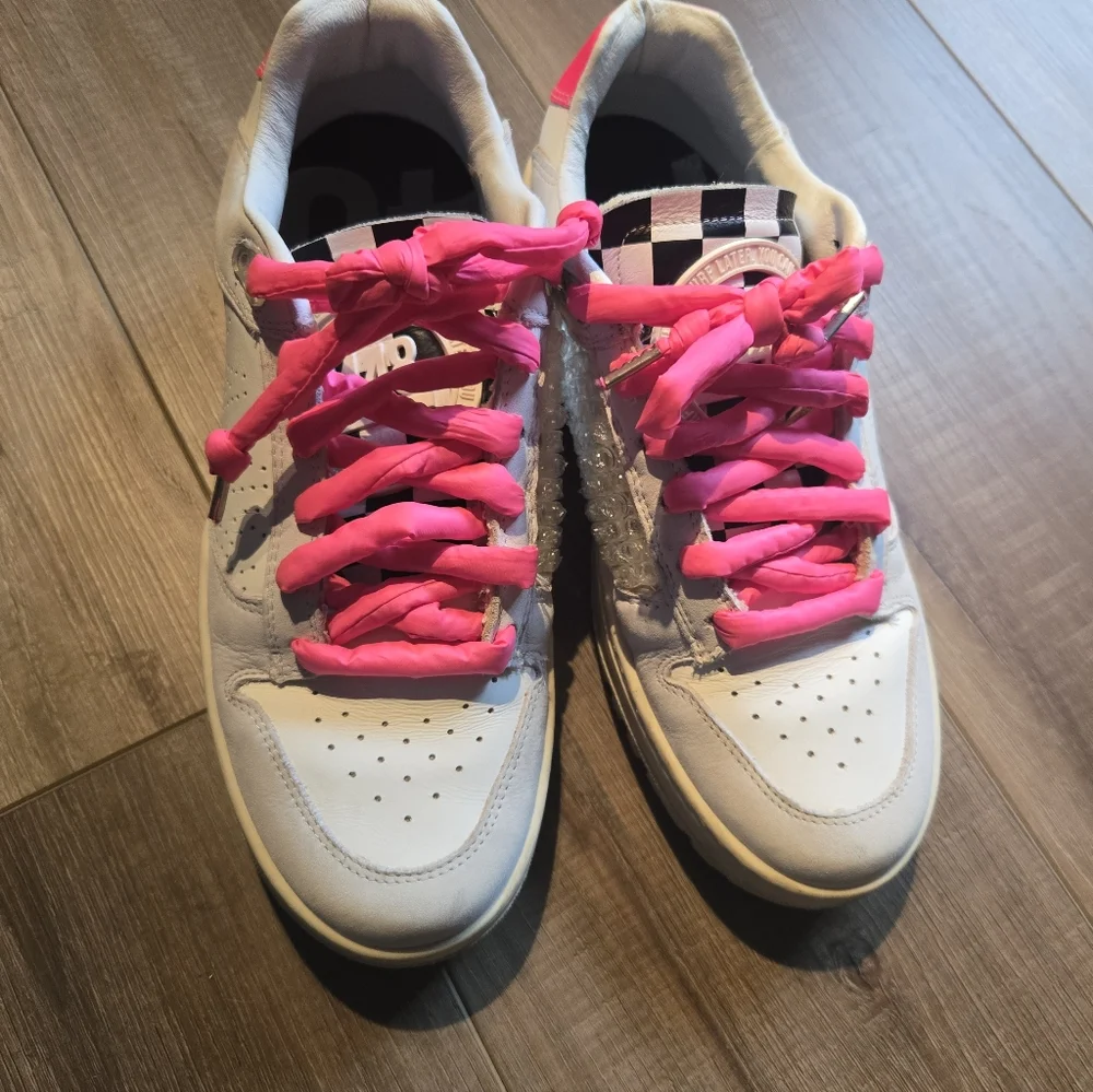 P448 Mason Sneaker White/Chess leather Puffy Pink Laces Size 39 US Size 8.5-9